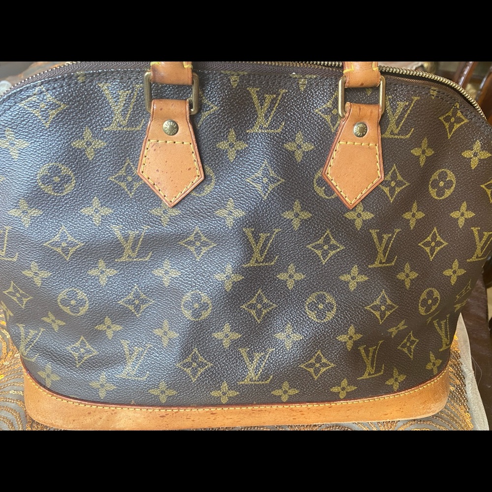 Authentic Louis Vuitton alma pm vintage bag